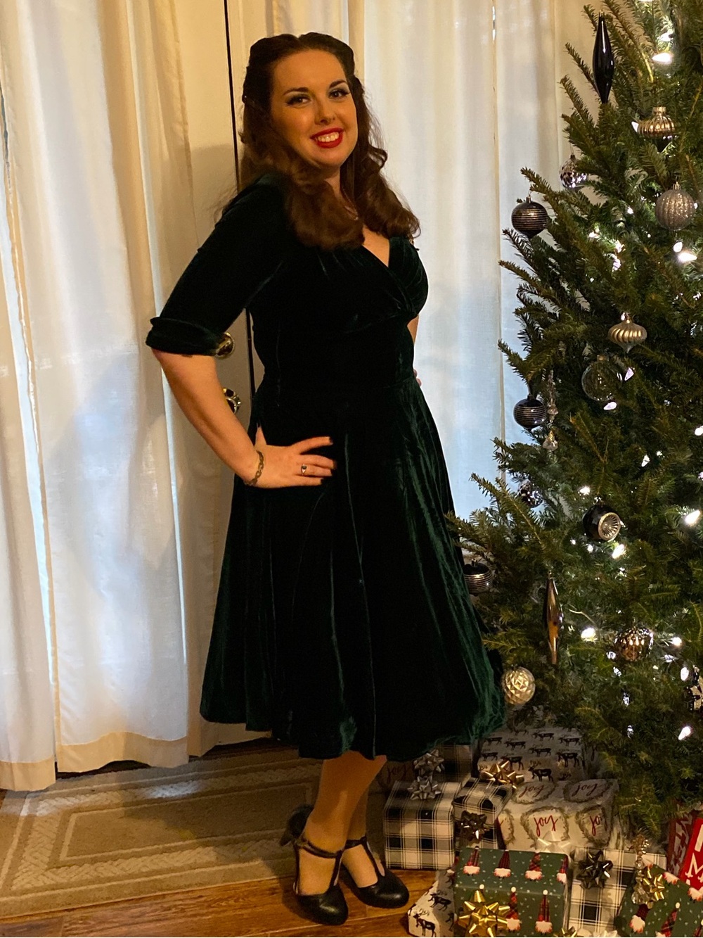 Unique Vintage Delores Emerald Velvet Fit-and-Flare Dress